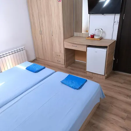 делфини Bed & Breakfast *