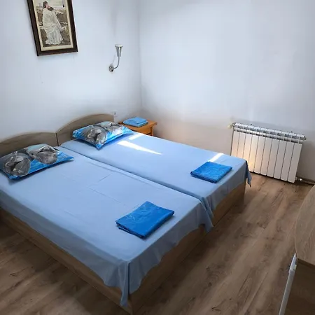 Bed & Breakfast делфини *