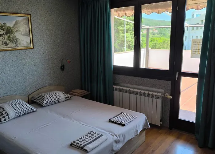 делфини 住宿加早餐酒店 瓦爾納